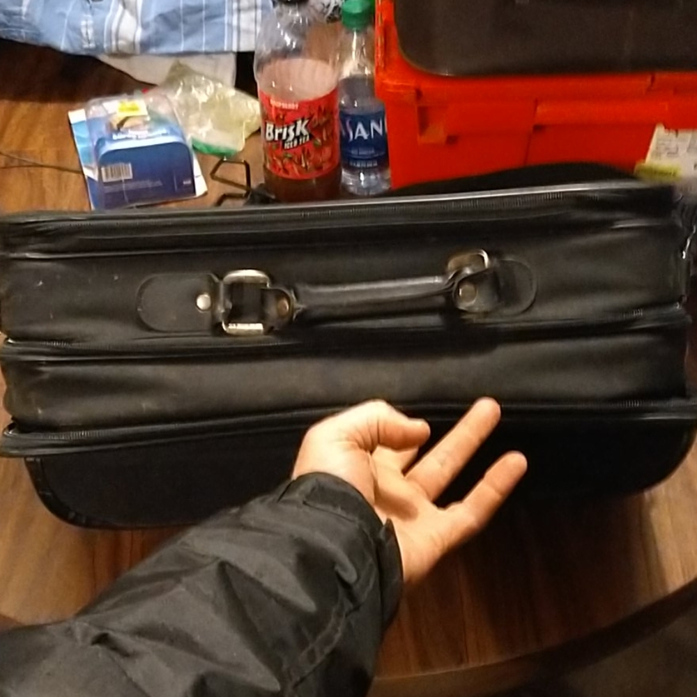 Samsonite Luggage - Picture 8 of 11